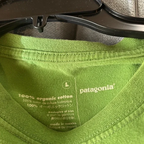 Patagonia Forest Green Crewneck Long Sleeve Unisex Tshirt - Picture 6 of 6